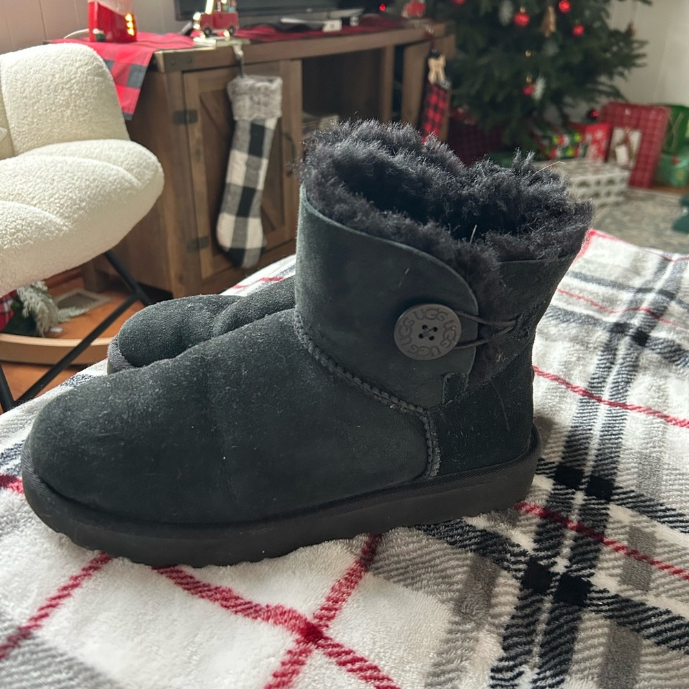 Bailey Button Mini Ugg Boots